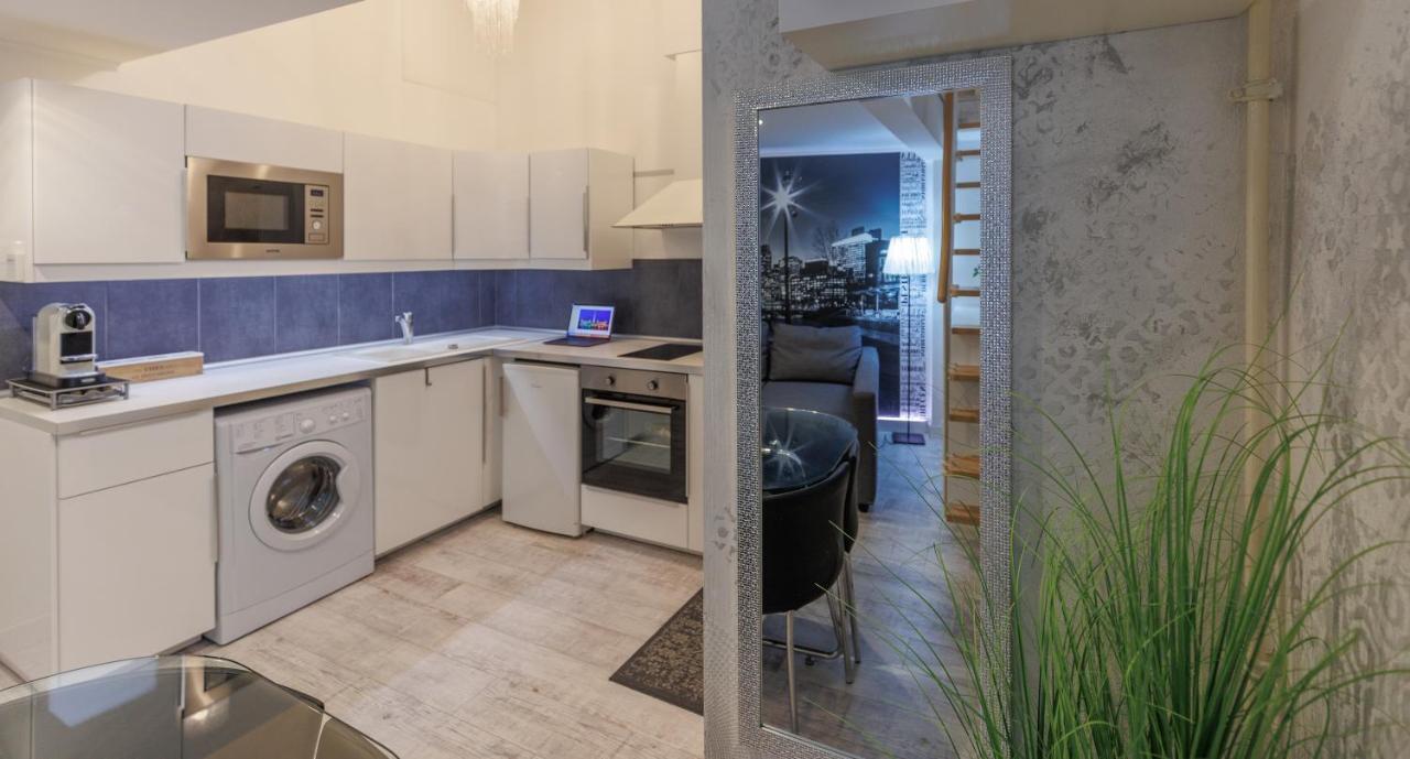 Sleek Minimalist Studio At Inner City Budapest Exterior foto