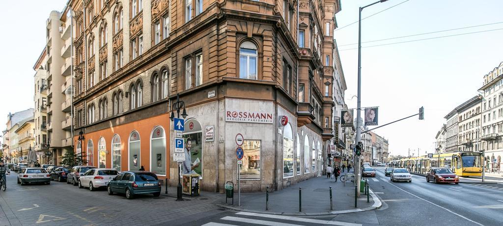 Sleek Minimalist Studio At Inner City Budapest Exterior foto